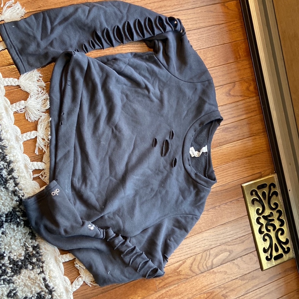 ALO Yoga Ripped Warrior Pullover